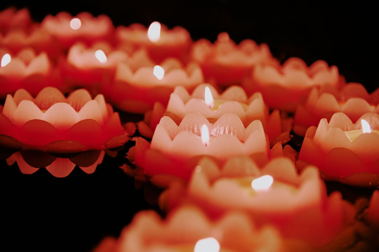 Lotus Floating Wax Candles, set of 6